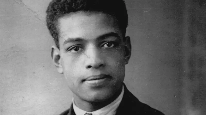 A young Len Johnson